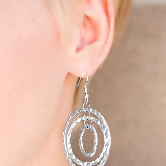 Paparazzi Accessories everything $5 - Picture 5 of 8